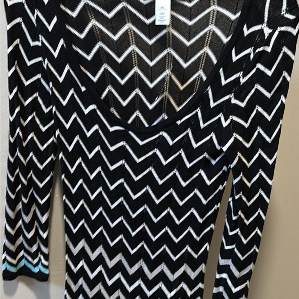 White House Black Market Chevron Knit Top